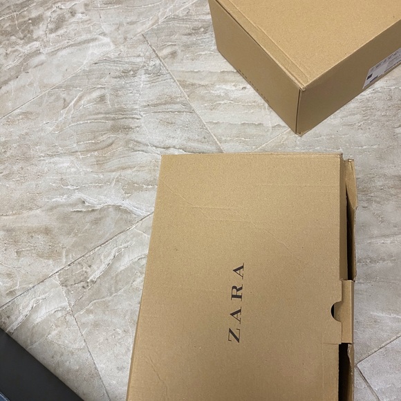 Zara - Picture 6 of 6